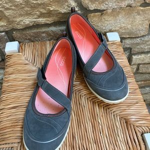 ECCO Mary Jane Diagonal Strap Flats with Velcro closure Euro size 40